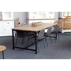 Oud Teak Eetkamertafel met metaal onderstel "220"